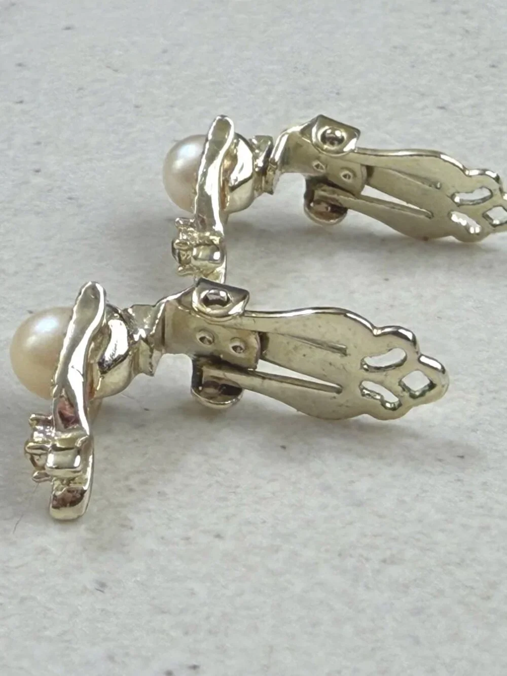Vintage Dainty Faux Pearl & Crystal Bow Clip-On Earrings 70s Whimsical Jewelry - Picture 3 of 3